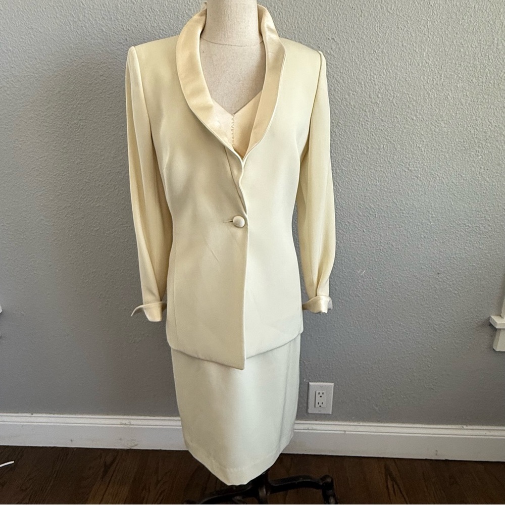 Sunny Choi Dress‎ Suit Size 4 Silk Satin Trim Structured Collar